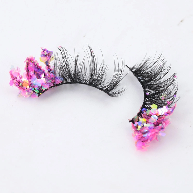 glitter-colored-false-lashes-4.webp